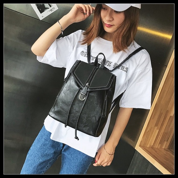 NEW CAMBRIDGE Bucket Backpack - Picture 5 of 8